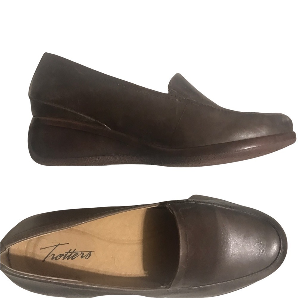 Trotters Brown Leather Loafers